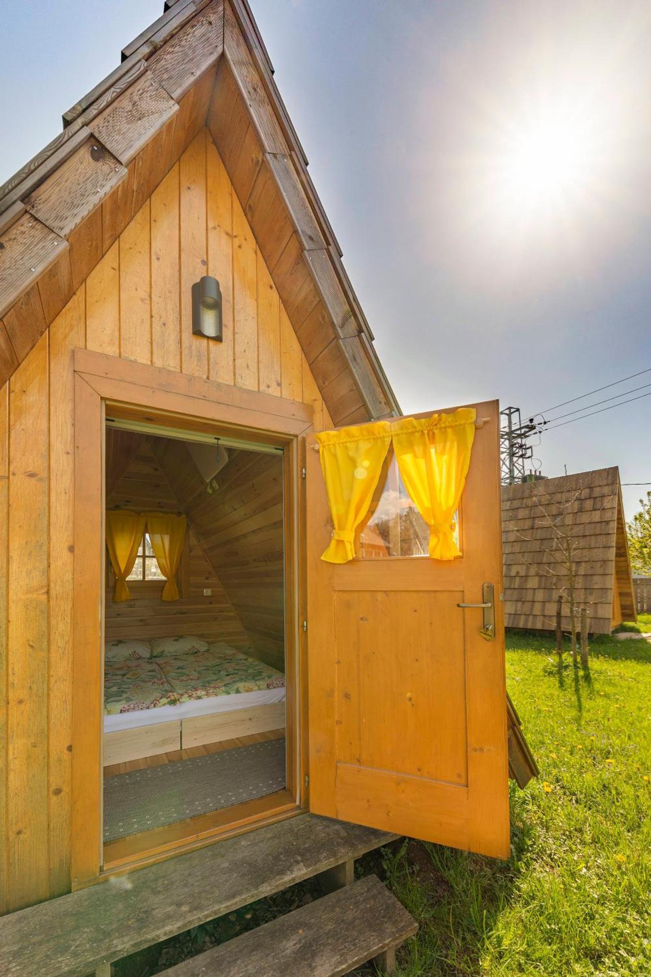 Отель Glamping Mohorjev Grunt Преддвор Экстерьер фото